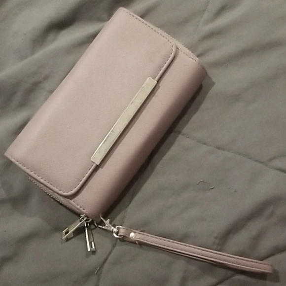 Handbags - Wristlet Wallet